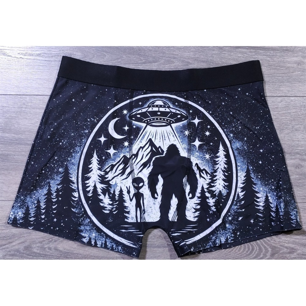 Bigfoot Alien Boxer Briefs Mens Medium 32-34 Mountains Space Novelty Underwear